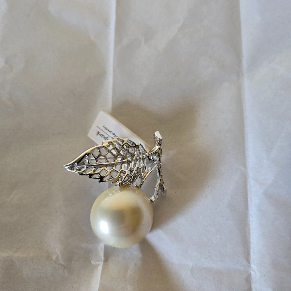 Vintage 1970 Sarah Coventry “Natures Pearl” Silver Ivory Domed Openwork Brooch